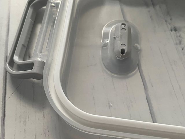 ダイソー 保存容器としても使えるお弁当箱（エア弁付） フタはパッキン一体型