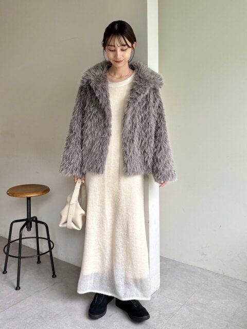 2025冬大人女性もこもこファーアウターフェミニンコーデ