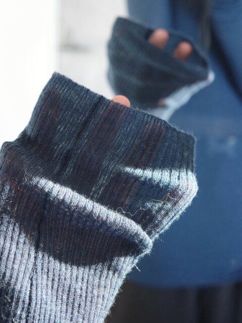 PLSTシアーリブタートルネックセーターの袖口