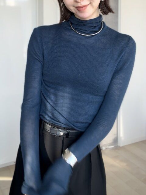PLSTシアーリブタートルネックセーターの透け感