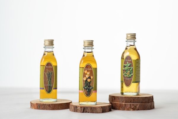 こだわりのオーガニックハーブを閉じ込めた、心とカラダを整える「ハーブ蜜酢」新登場