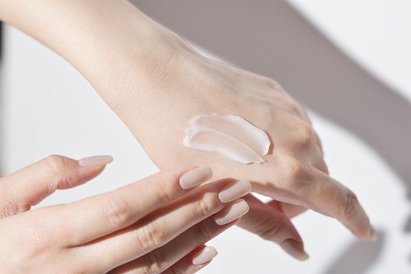 イランイラン×ベルガモットの香りが濃密に！EVERYSKINのハンドクリームが再登場