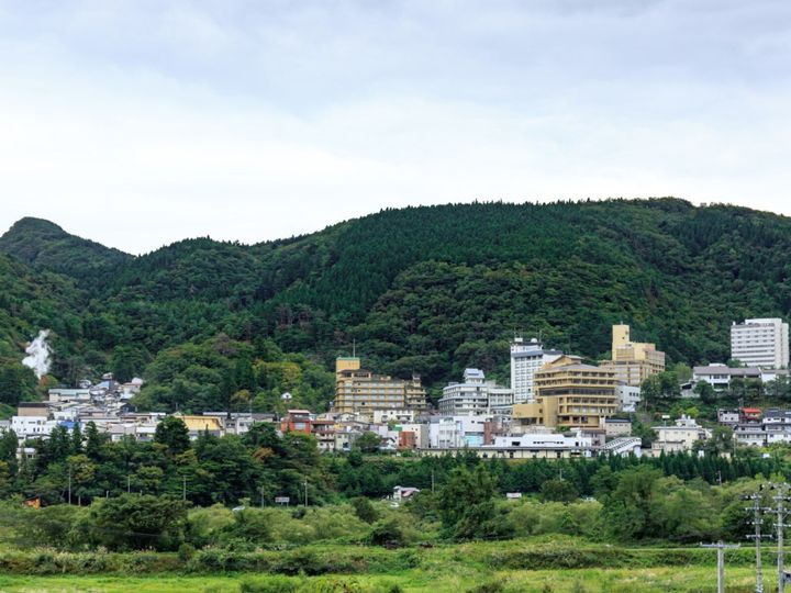 All About ニュース編集部が全国250人を対象に実施した外国人観光客にすすめたい温泉地に関するアンケートの調査結果から、宮城県で「外国人観光客にすすめたい温泉地」ランキングを発表！ 2位「鳴子温泉郷」を抑えた1位は？