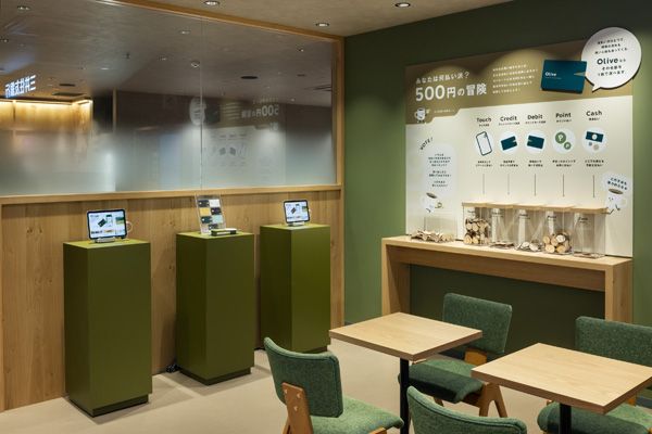 【東京都新宿区】銀行・カフェ・オフィスが一体になった新店舗「Olive LOUNGE 新宿通」オープン
