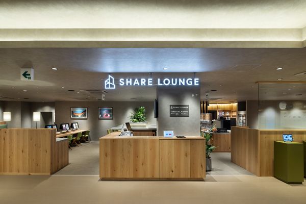【東京都新宿区】銀行・カフェ・オフィスが一体になった新店舗「Olive LOUNGE 新宿通」オープン