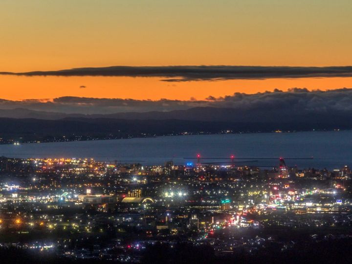 All About ニュース編集部が全国250人を対象に実施した「夜景スポットに関するアンケート」の調査結果から、「青森県の夜景スポット」ランキングを発表！ 2位「アスパム」を抑えた1位は？