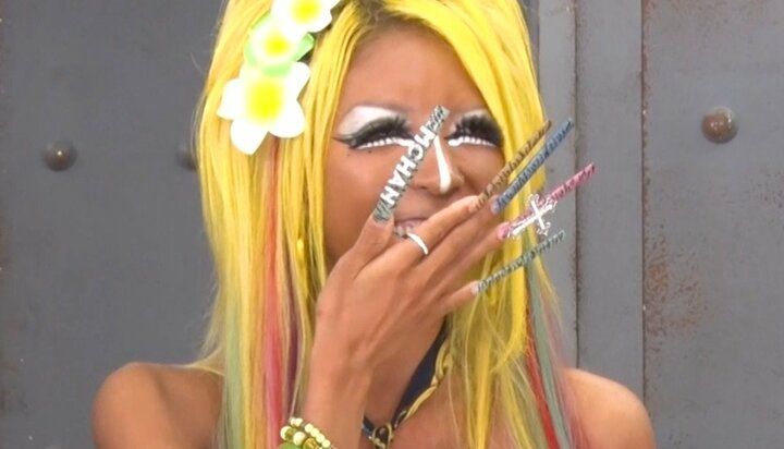 【写真・画像】黒ギャル美女、新潟のキャバクラ勤務中の姿を公開「これでやってます」 1枚目