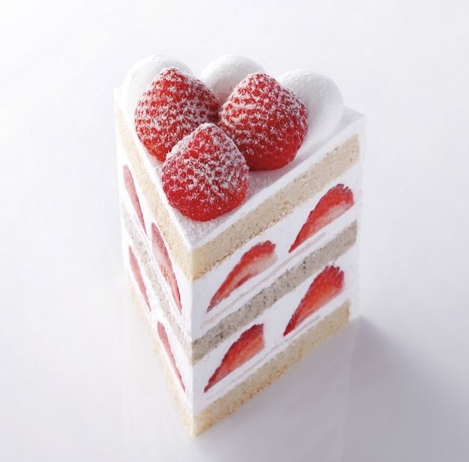 ホテルニューオータニ博多「スーパースイーツビュッフェ2026 ～ホテルでいちご狩り～」新エクストラスーパーあまおうショートケーキ