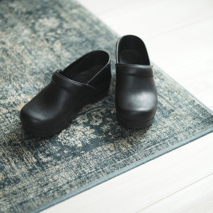 〈Dansko〉のレザーシューズ