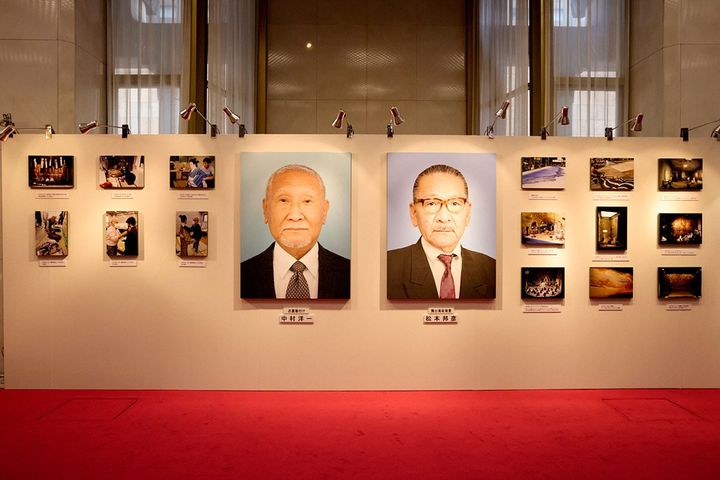 2025年「ニッセイ・バックステージ賞」を受賞した、舞台美術背景の松本文彦さんと衣裳着付けの中村洋一さんのお仕事の功績