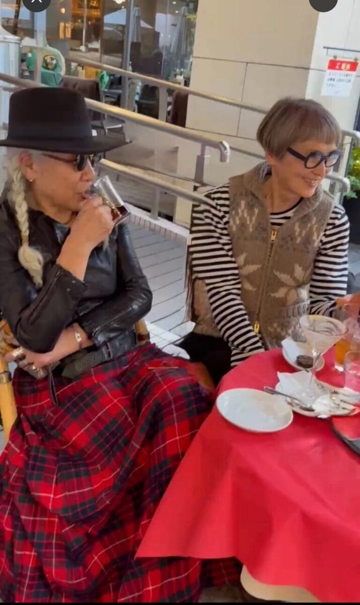 【コツ①】シルエットは「タイトすぎず・短すぎず」