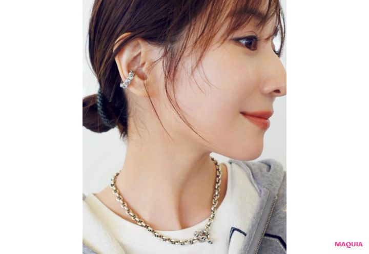 田中みな実の私服 ジルサンダーのイヤーカフ ホーセンブースのネックレス