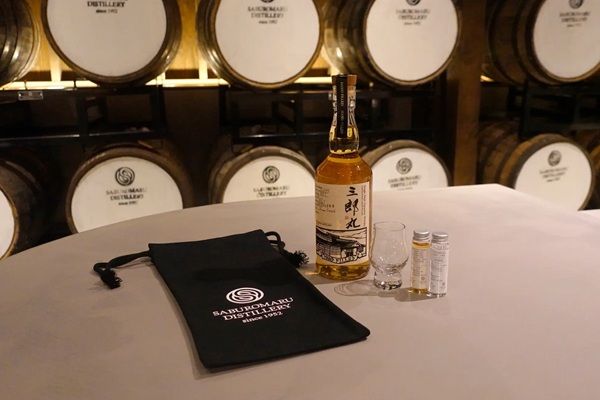 【富山県砺波市】若鶴酒造の三郎丸蒸留所内に「ハンドフィルルーム」が登場！新見学プランも