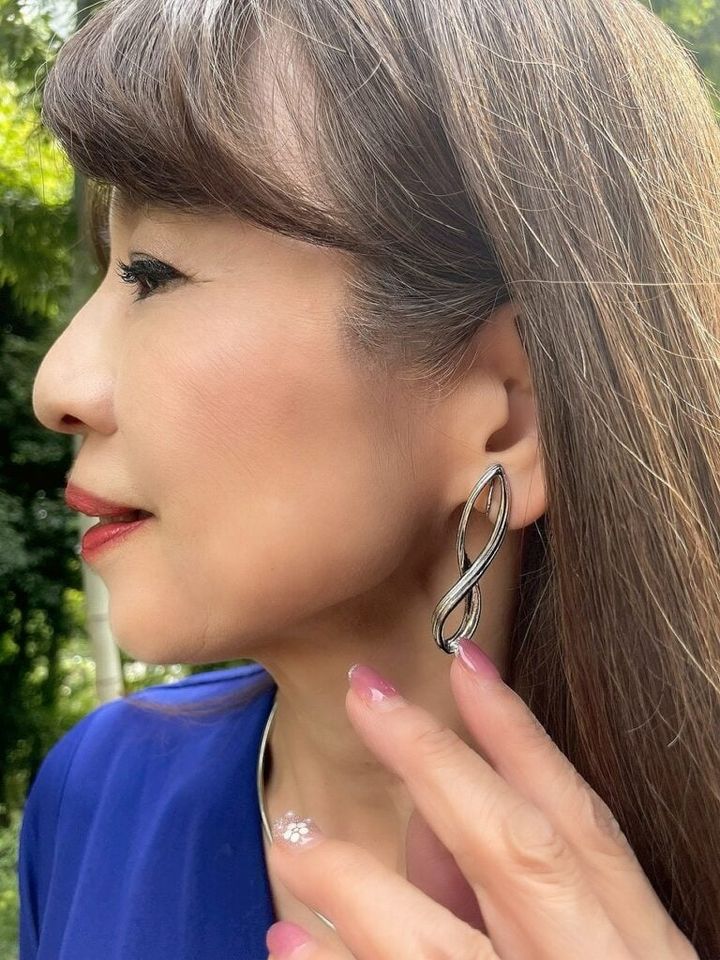 『ACCESSORIES BLOSSOM』のイヤリング