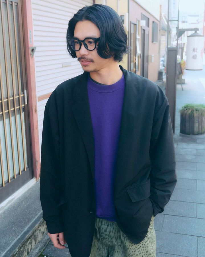 【スナップ】サロモンのスニーカーでジャケットスタイルを“着崩す”