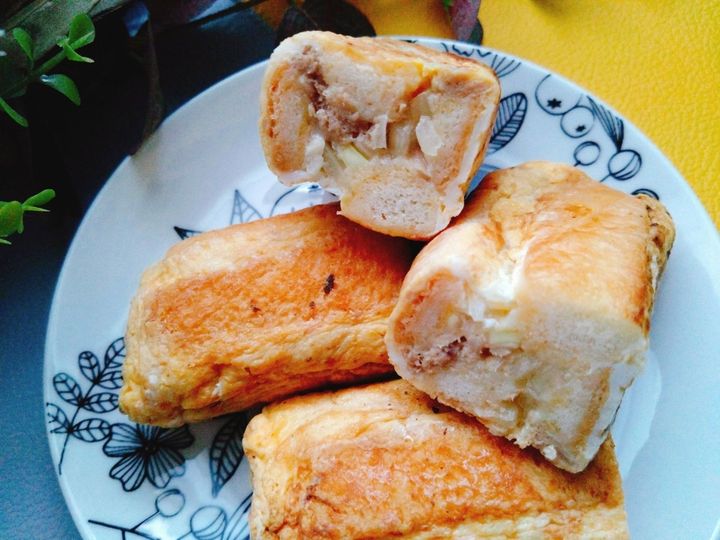 韓国の屋台定番のホットサンドをくるくる巻いて。ツナマヨロールパン