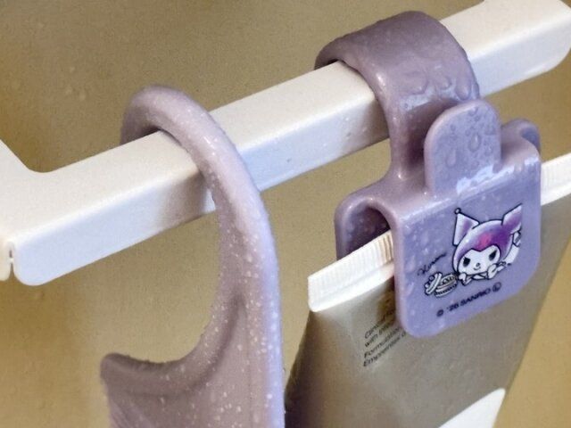 ひっかけられるトリートメントコーム細目 ダイソー クロミ フック