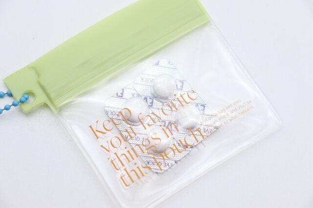 ダブルEVAケースキーホルダー 常備薬入れ