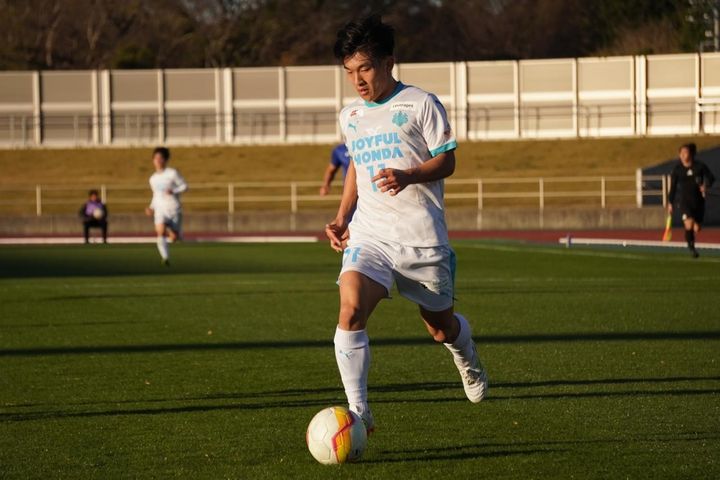 画像: 左サイドハーフで先発した篠田。誰が出てもクオリティが下がらない総合力の高さが今季の筑波大の強さだ（写真 縄手猟）