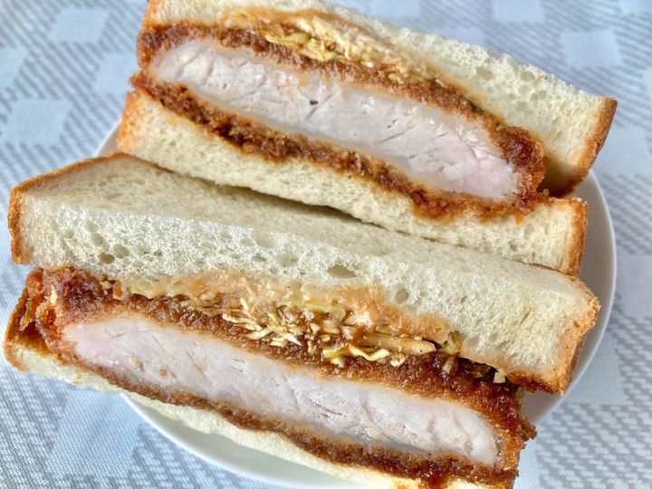 厚さがあって満足感あり！【セブン】シンプルカツサンドが美味しい