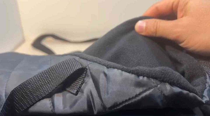 ワッツの「バッグにもなる!ブランケット」