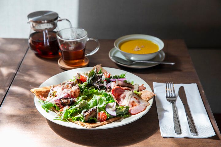 鎌倉で自分へのご褒美時間♪住宅街の落ち着いたカフェ「Loudia」で味わうガレット