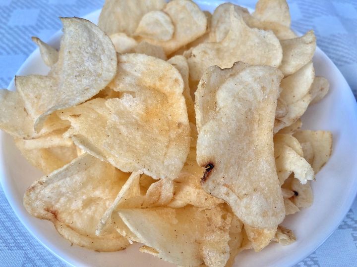 ネーミングほどのチーズ感はない？【セブン】絶妙なバランスが好印象の「チーズになりたいポテトチップス」