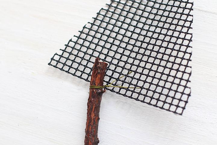 地巻きワイヤーで留める