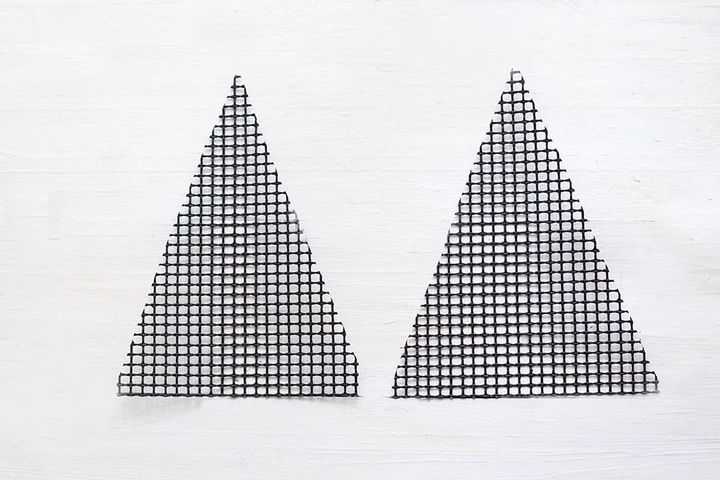 カットしたメッシュシート