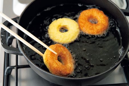 ホットケーキミックスで絵本『ドーナツペンタくん』のかんたんドーナツを作ろう！ チョコレートデコレーションのアレンジもご紹介♪の画像10