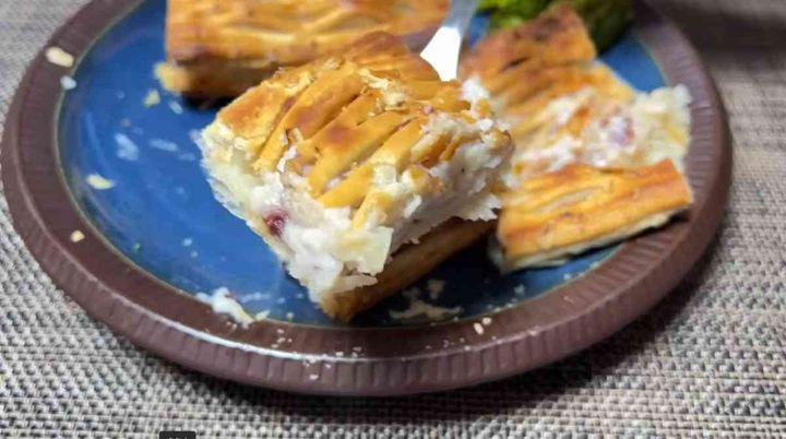 業務スーパーの「カマンベールチーズとクランベリーのパイ」