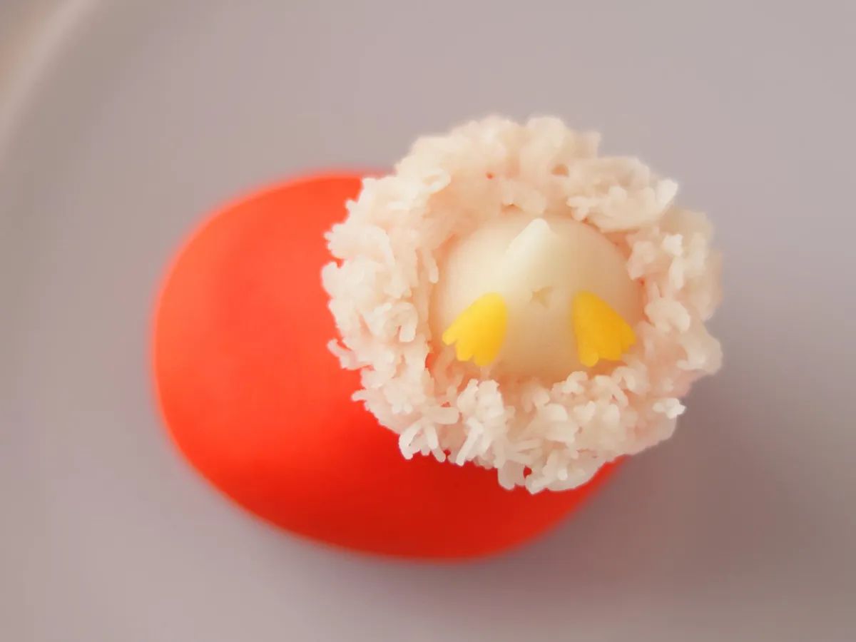 靴下にアヒル！和菓子職人の遊び心あふれる練り切り