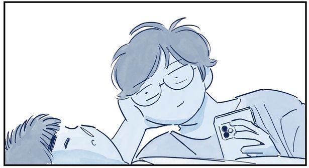 寝言を言う息子を見て （C）グッドスリープ／KADOKAWA