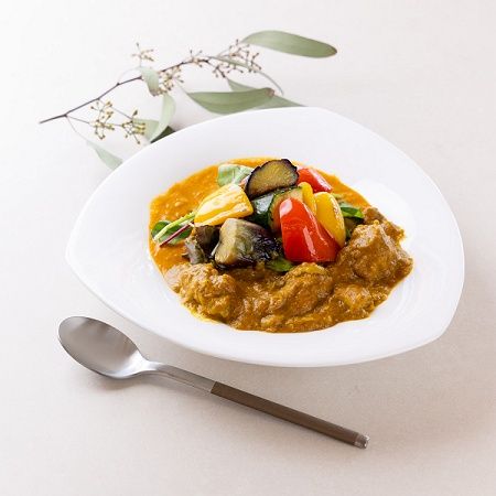 【京都府京都市】南岩本公園内の「The Paddock Cafe」で、乗馬や餌やり体験イベントを開催