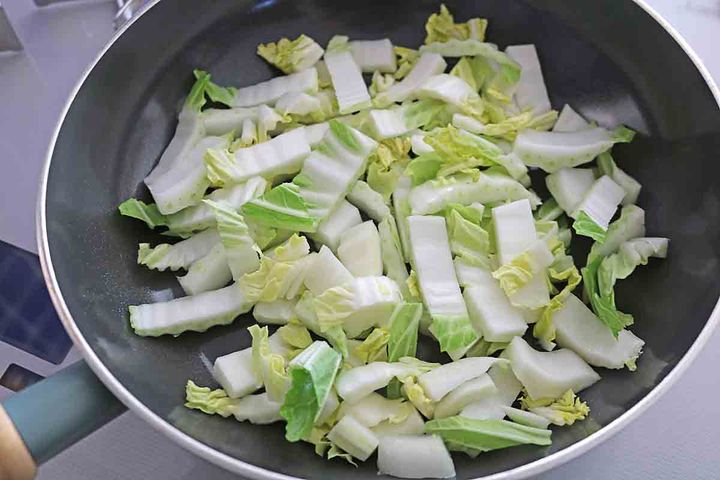 豚バラ白菜の塩バター煮５