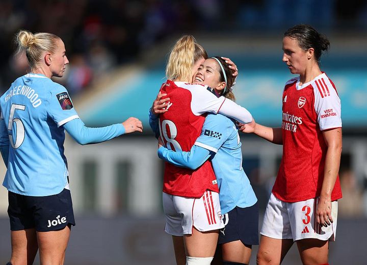 画像: 2025年10月の対戦で再会したケリーと長谷川唯 (C)Getty Images