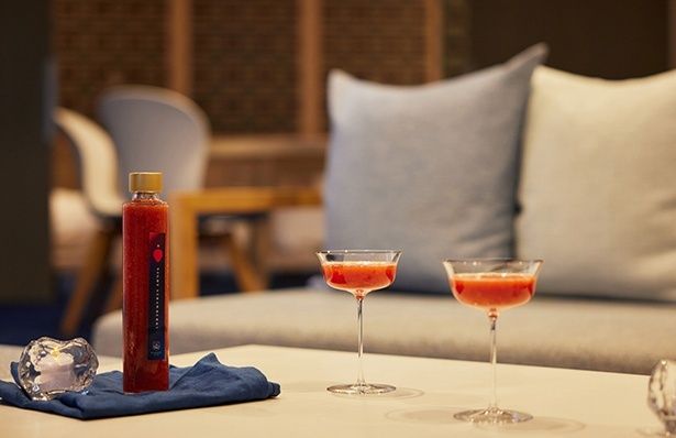 客室に戻ってからもオリジナルカクテルを飲みながら余韻に浸る