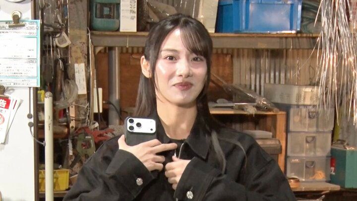 【写真・画像】元AKB48研究生のパーソナルトレーナー、鍛えた美腹筋を生披露 「触ってみますか？」に芸人動揺 1枚目