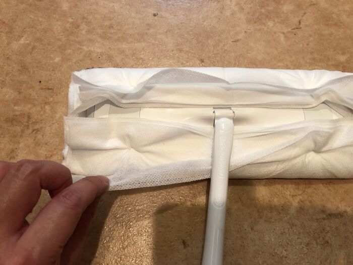 『フロアワイパー』の断然ラクな使い方みつけた！シート交換の回数が減る〈ズボラ化〉に注目♡