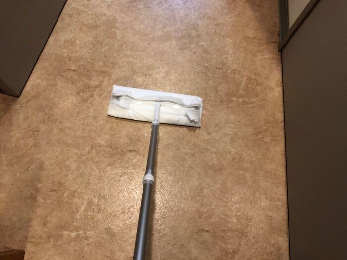 『フロアワイパー』の断然ラクな使い方みつけた！シート交換の回数が減る〈ズボラ化〉に注目♡