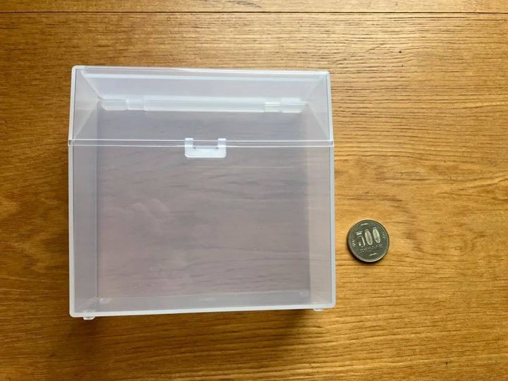 Seria(セリア)：ワンハンド収納ケース