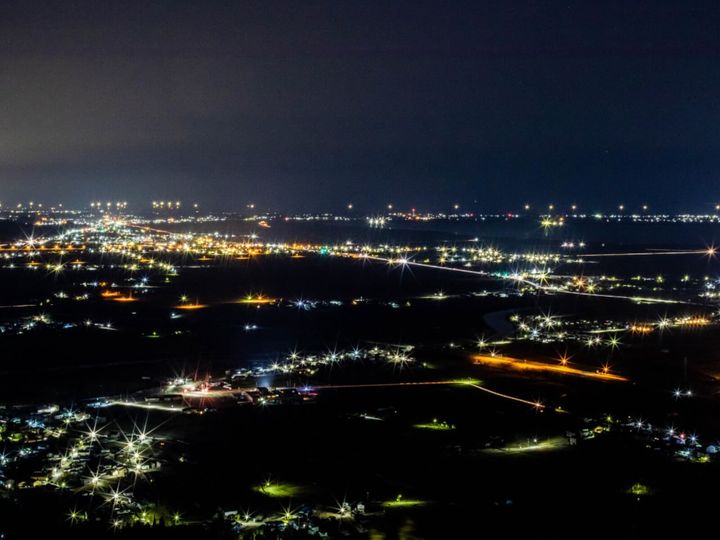 All About ニュース編集部が全国250人を対象に実施した「夜景スポットに関するアンケート」の調査結果から、「秋田県の夜景スポット」ランキングを発表！ 2位「五城目城」を抑えた1位は？