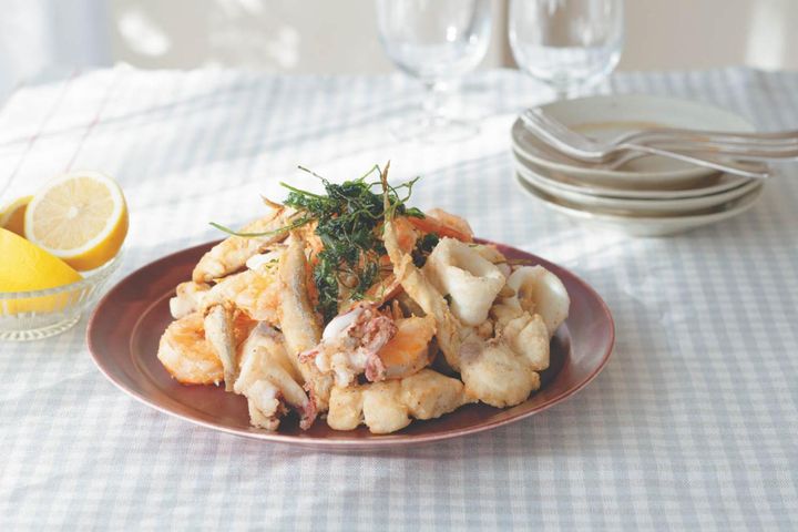 友人や家族が来たときに！ 気取りすぎない【ごちそうレシピ】3選「牛ステーキサラダ」「ミラノ風カツレツ」「魚介のイタリアンフリット」