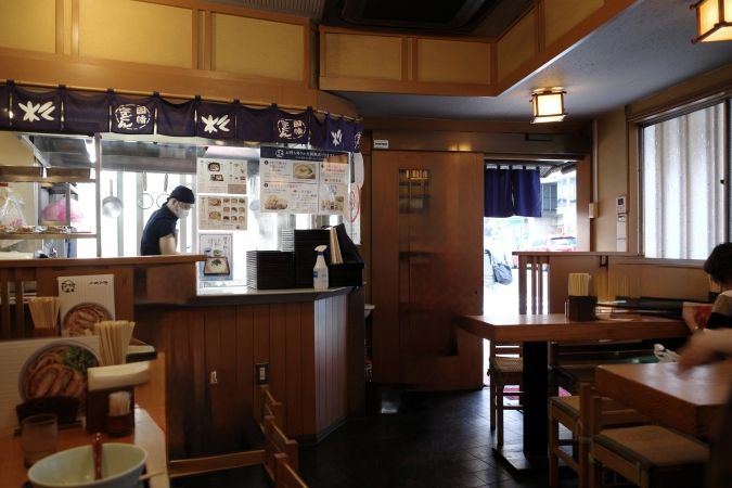 因幡うどん 渡辺通店 店内
