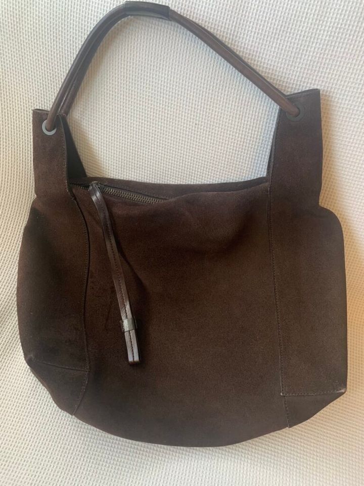 長谷川さん12月ブログ_英国調コーデ_バッグ