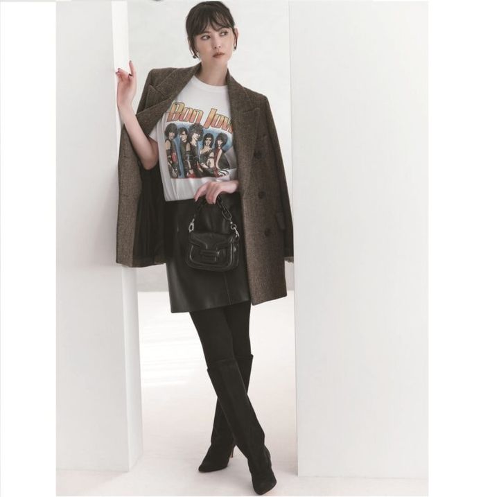 下半身をタイトに黒でまとめるのが正解