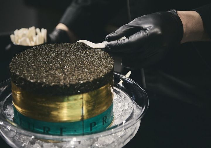 プルニエのキャビア、ボリュームに息をのむ