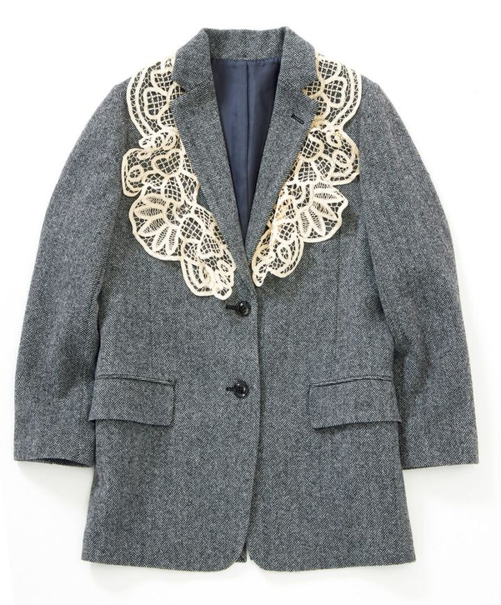 レースの襟付きジャケット¥68,200／エリテ（ケイエムディーファーム）