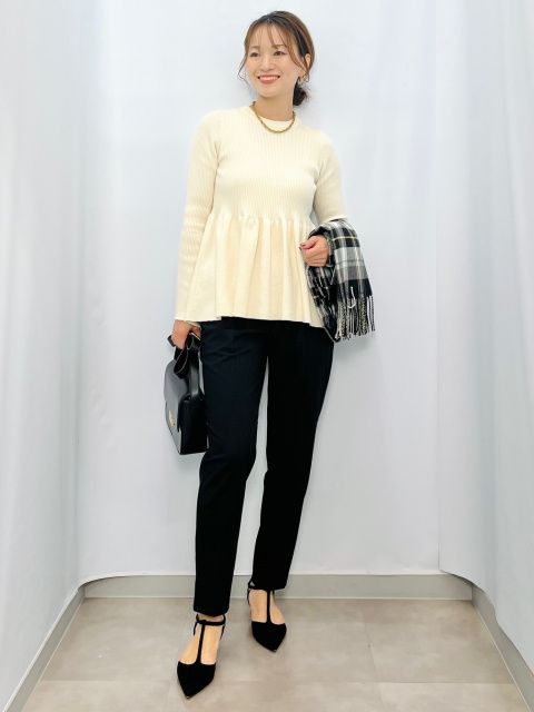 【GU】定番のテーパードパンツは下半身をすっきり見せる