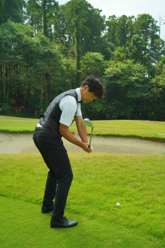 バンカーを越えてしっかり寄せるコツは？ハイボールスピンを打ってみよう